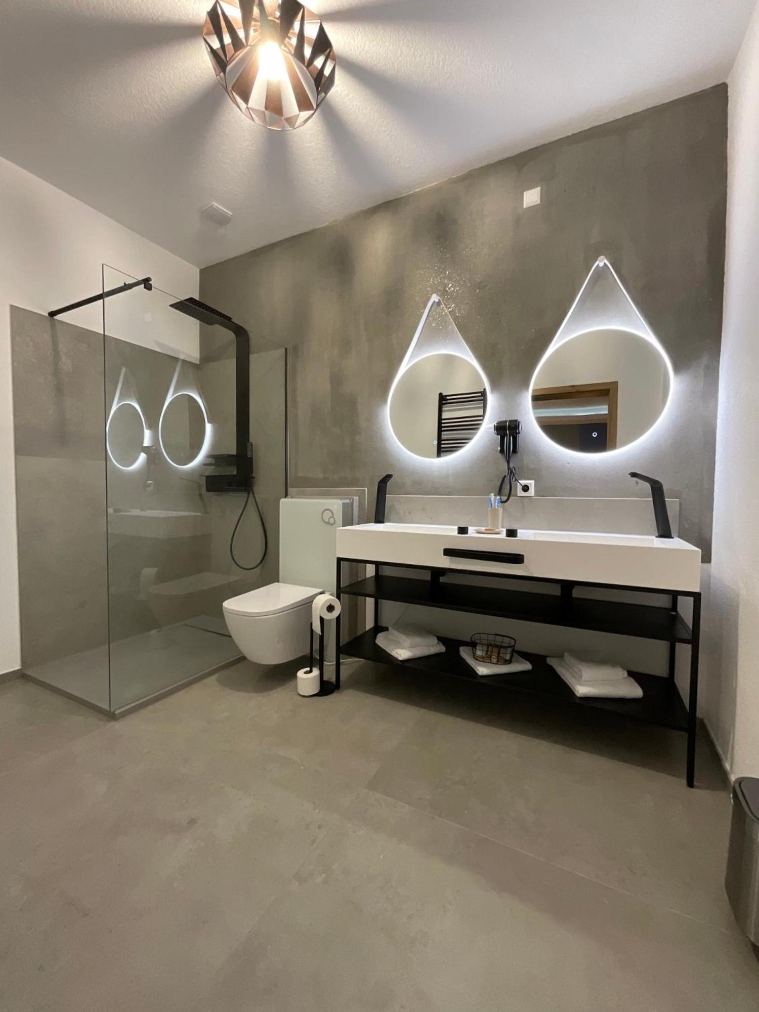 Hotel Residenz Luxury Apartments Мецинген Екстериор снимка