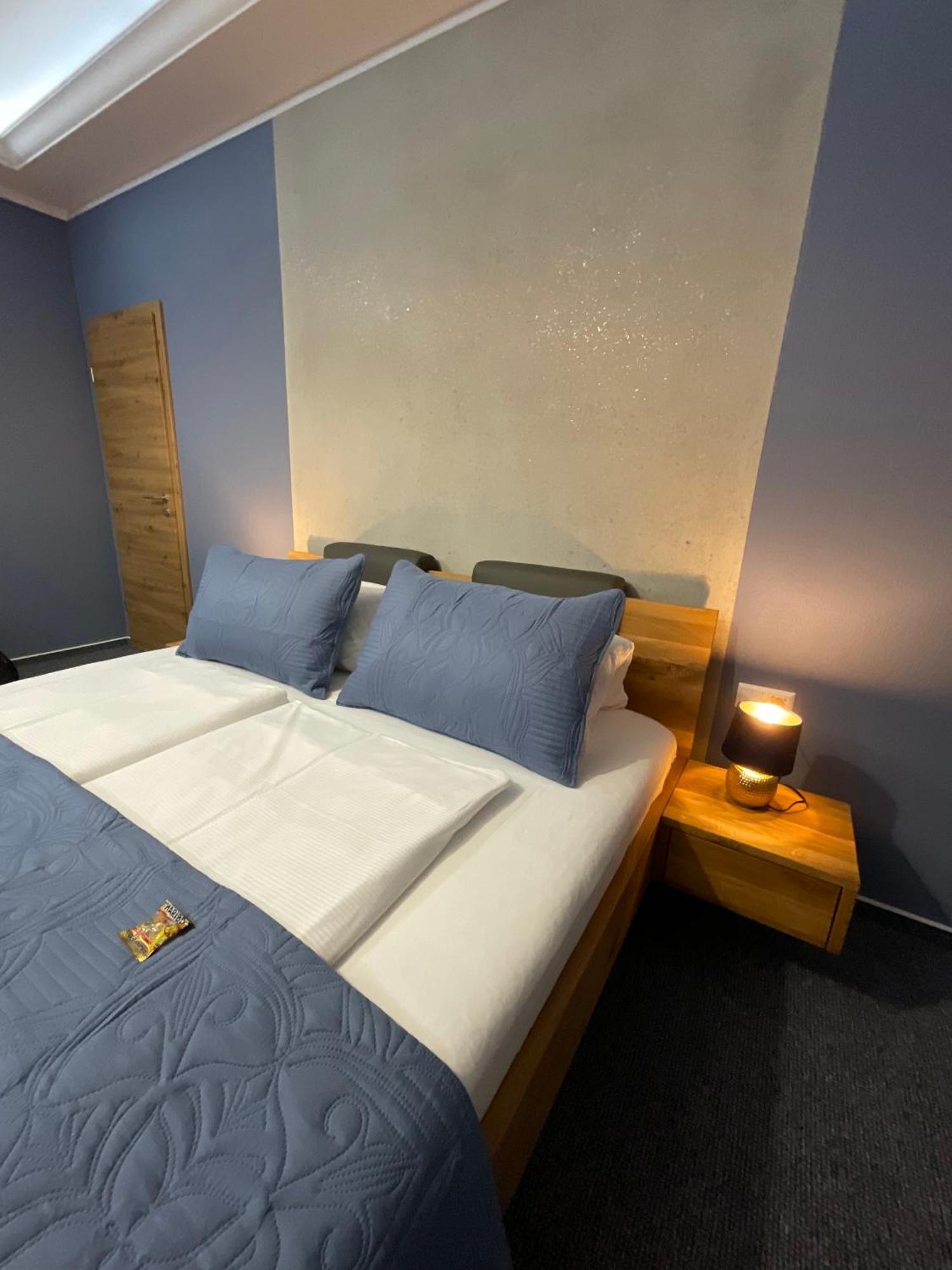 Hotel Residenz Luxury Apartments Мецинген Екстериор снимка
