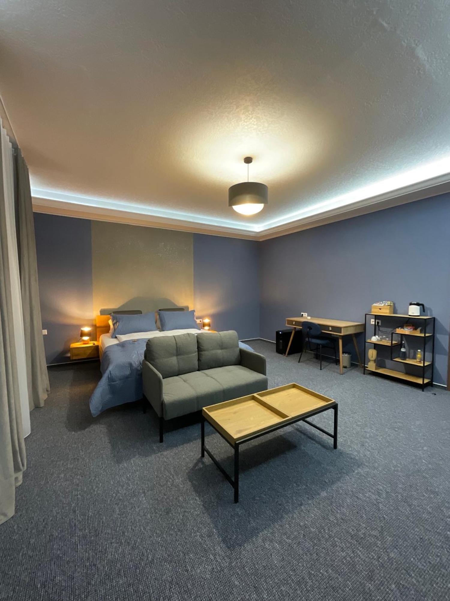 Hotel Residenz Luxury Apartments Мецинген Екстериор снимка