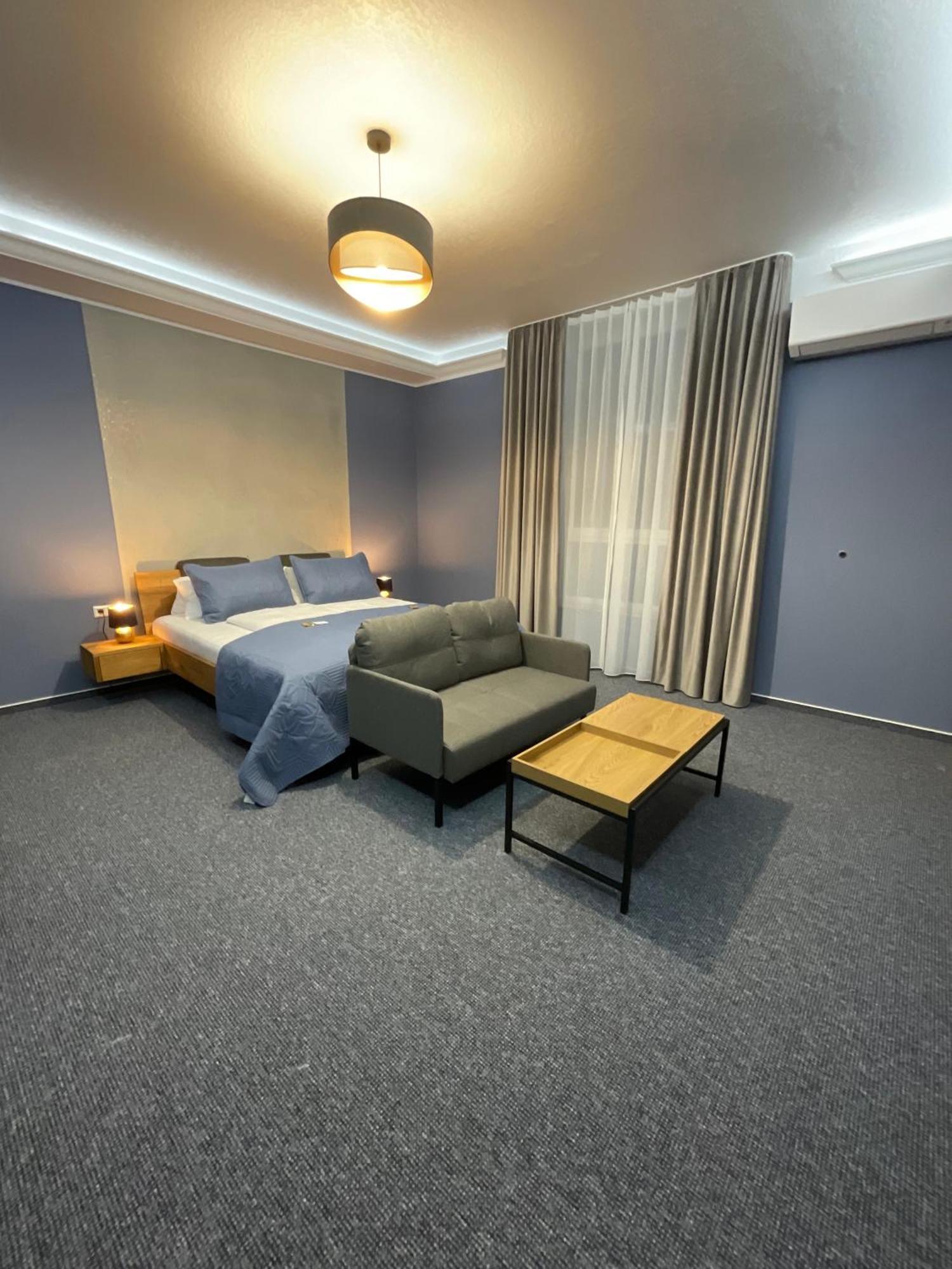 Hotel Residenz Luxury Apartments Мецинген Екстериор снимка
