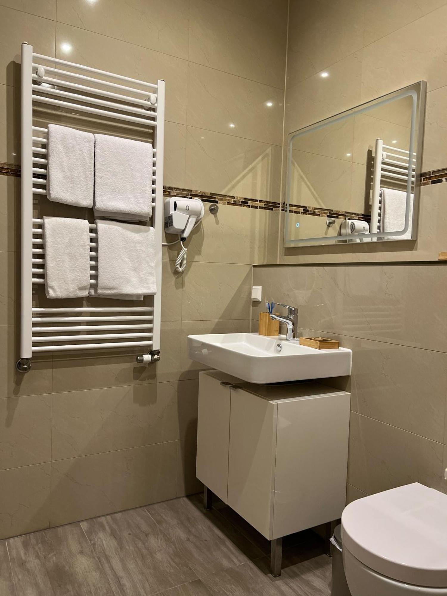 Hotel Residenz Luxury Apartments Мецинген Екстериор снимка