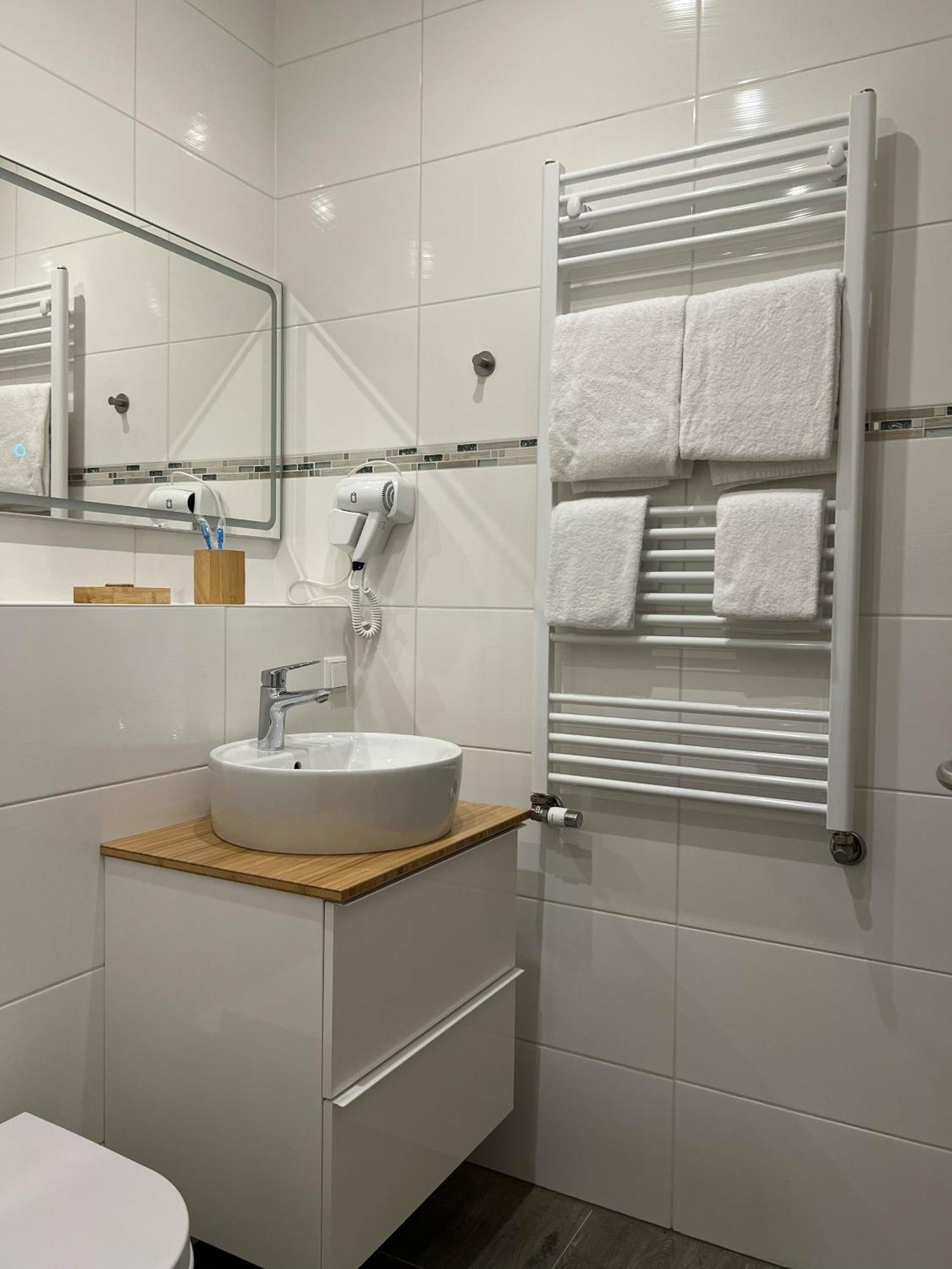 Hotel Residenz Luxury Apartments Мецинген Екстериор снимка