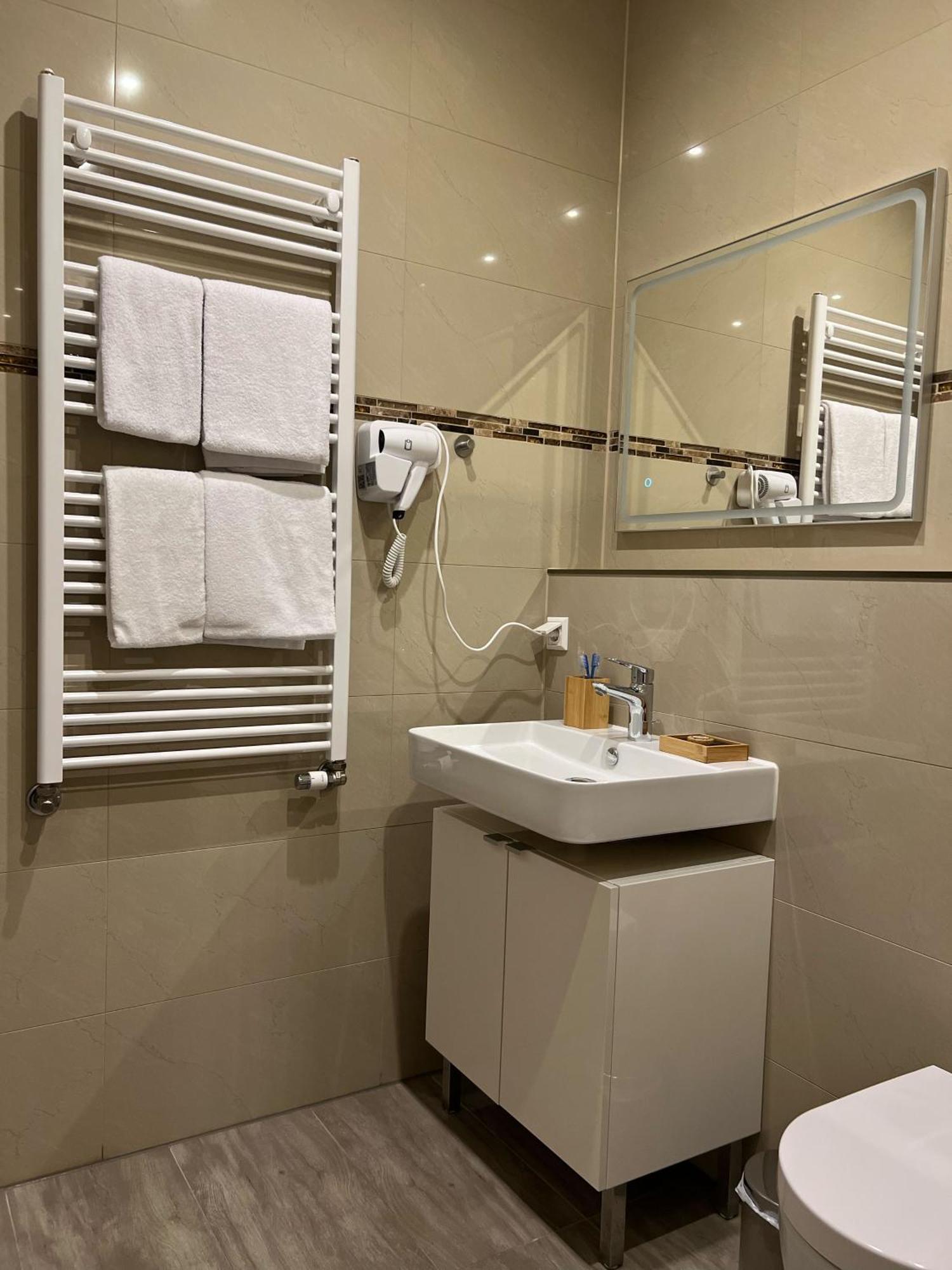 Hotel Residenz Luxury Apartments Мецинген Екстериор снимка