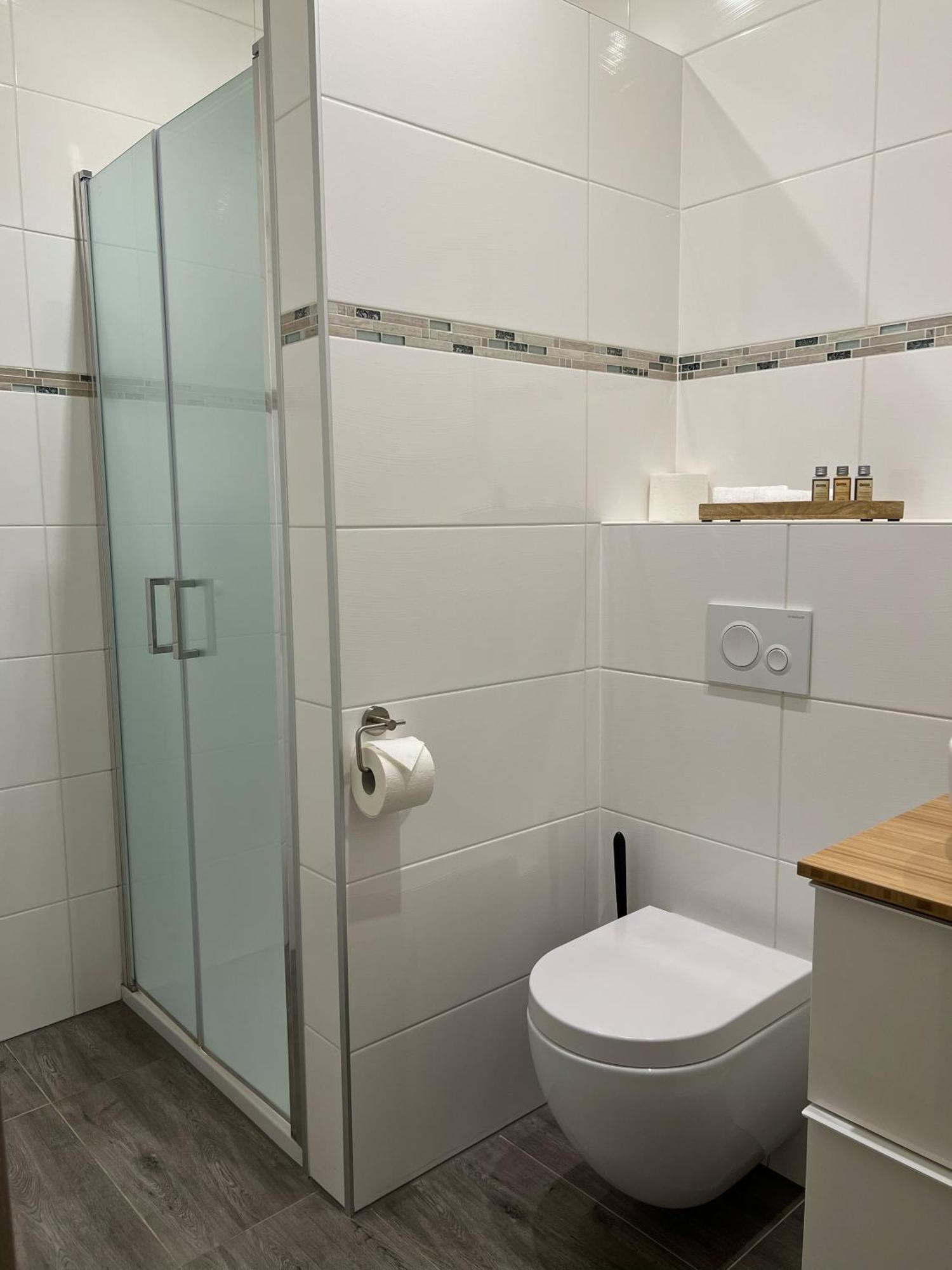 Hotel Residenz Luxury Apartments Мецинген Екстериор снимка